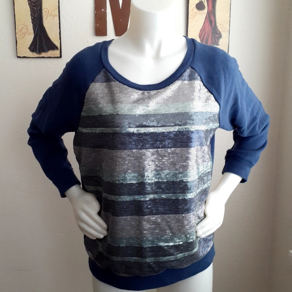 Victoria secret squins sweater size Large. - Picture 2 of 8